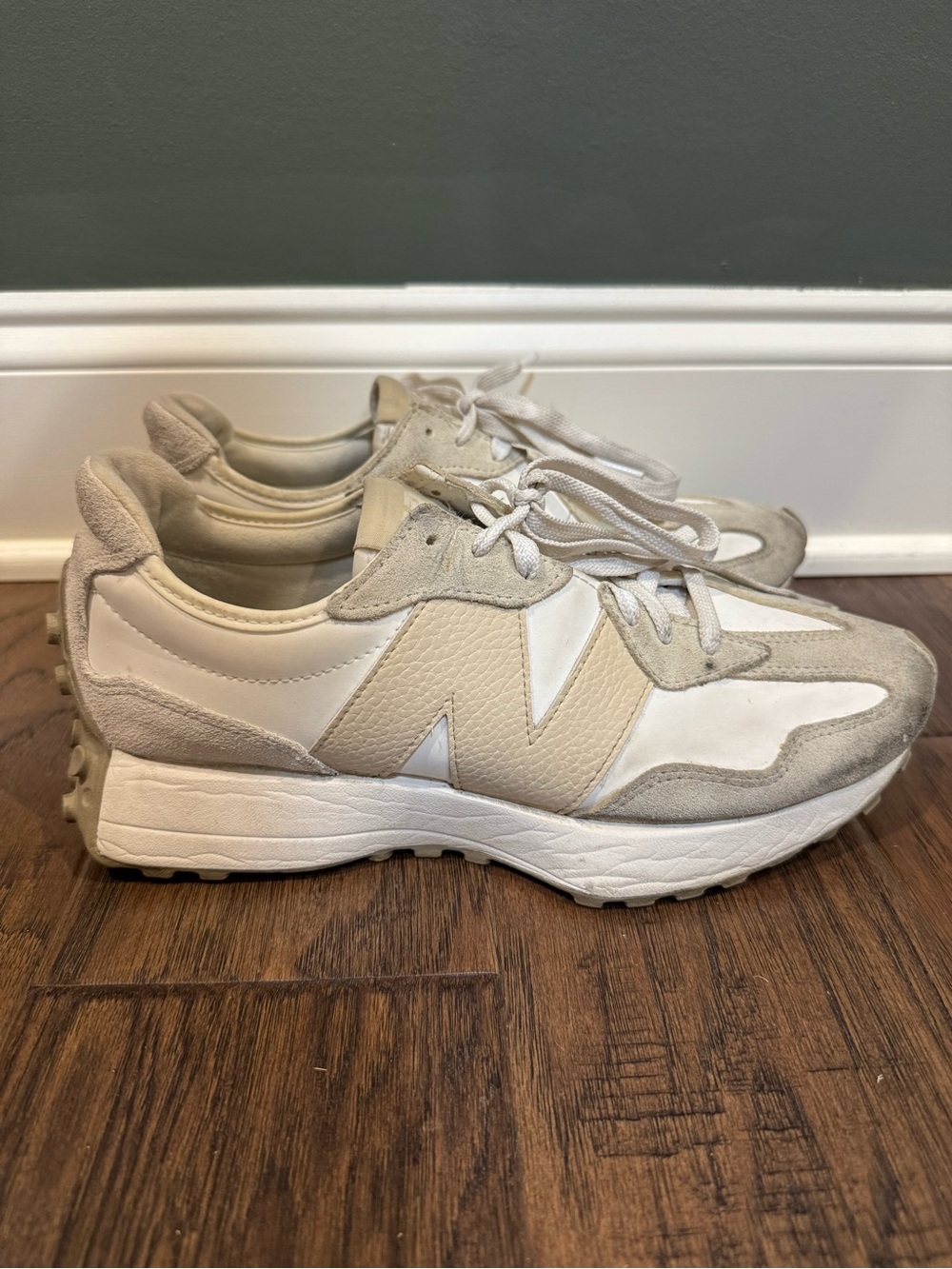 New Balance 327 Women's Sneakers in Beige and White